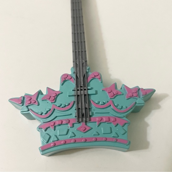 Moxie Girlz Sophina Jammaz Jammin Sleepover Crown Guitar Doll Accessory - Picture 2 of 10
